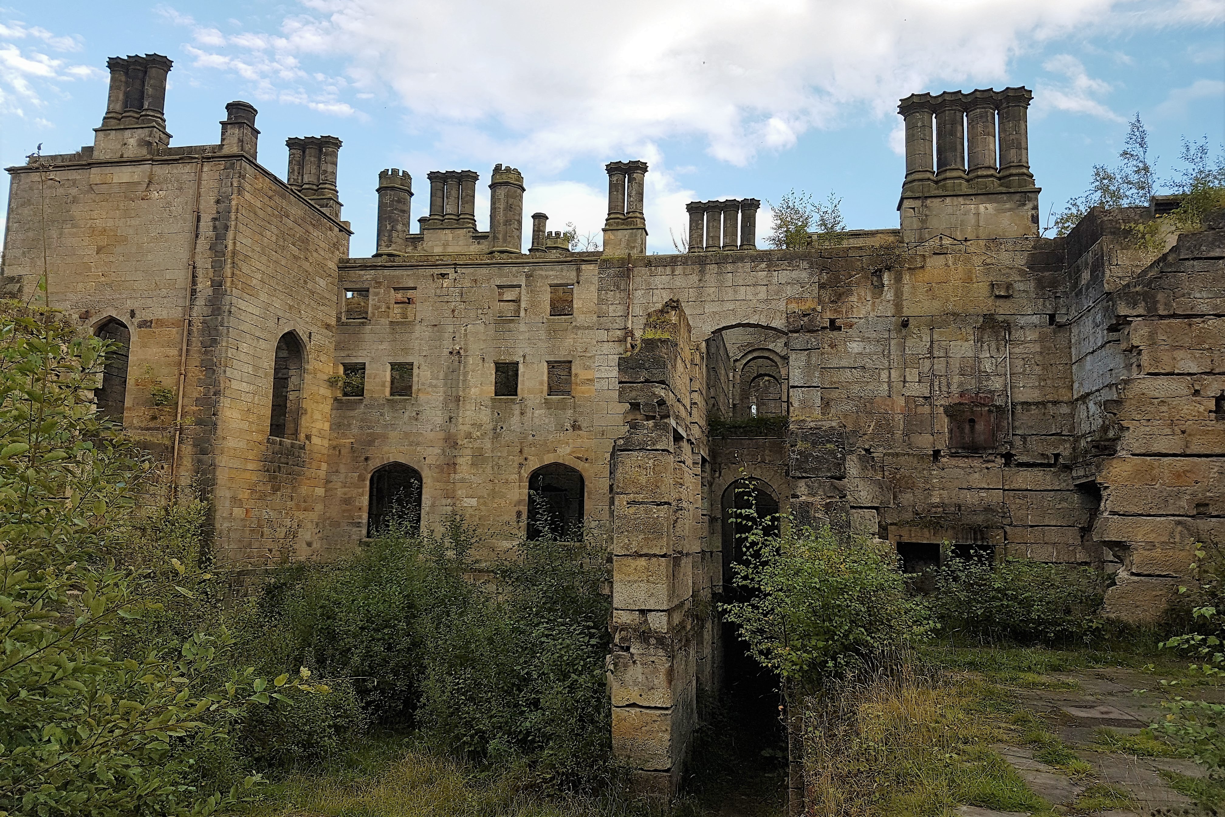 Cosa vedere in Scozia in 3 giorni: Il Castello abbandonato di Dunmore Park