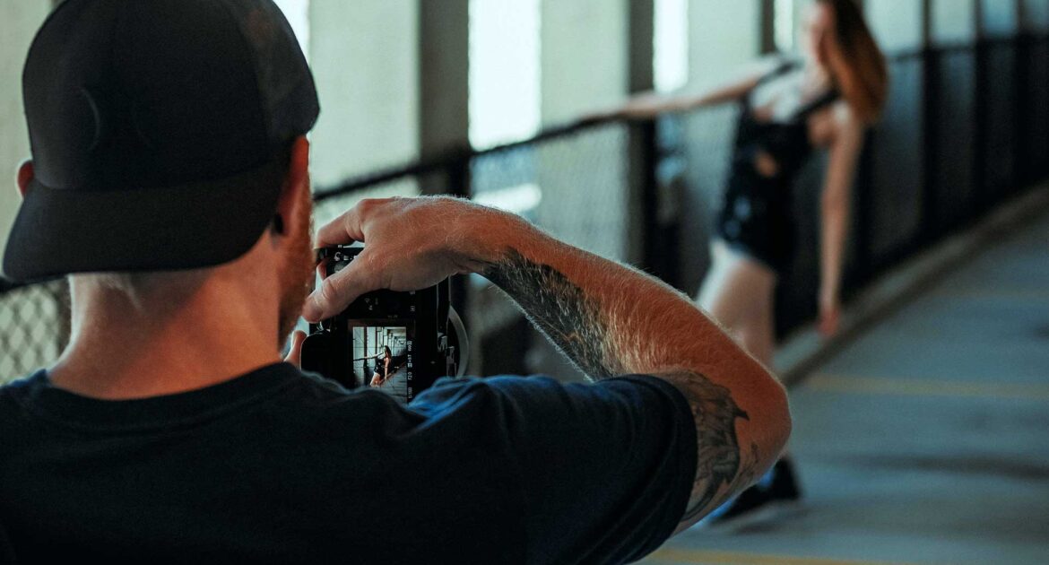 Corso di fotografia di base gratuito: analizziamo alcuni degli elementi base della fotografia, come l'esposizione, la composizione , l'uso del diaframma.