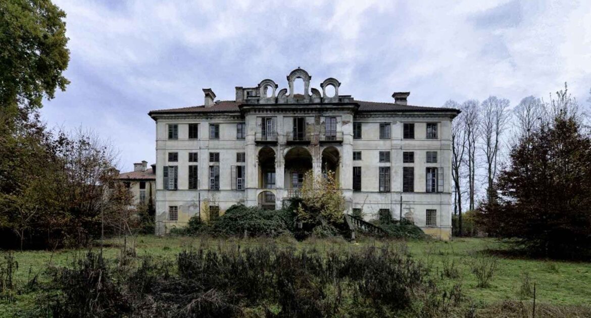 Urbex: Villa C, la villa abbandonata in Italia vicino Torino